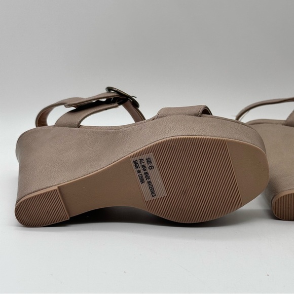 Charlotte Russe KELSEY-28X Women’s Wedge Sandals size 6 - Picture 5 of 10